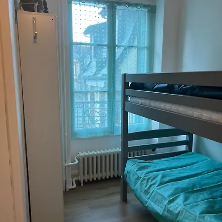 La 1 Apartment